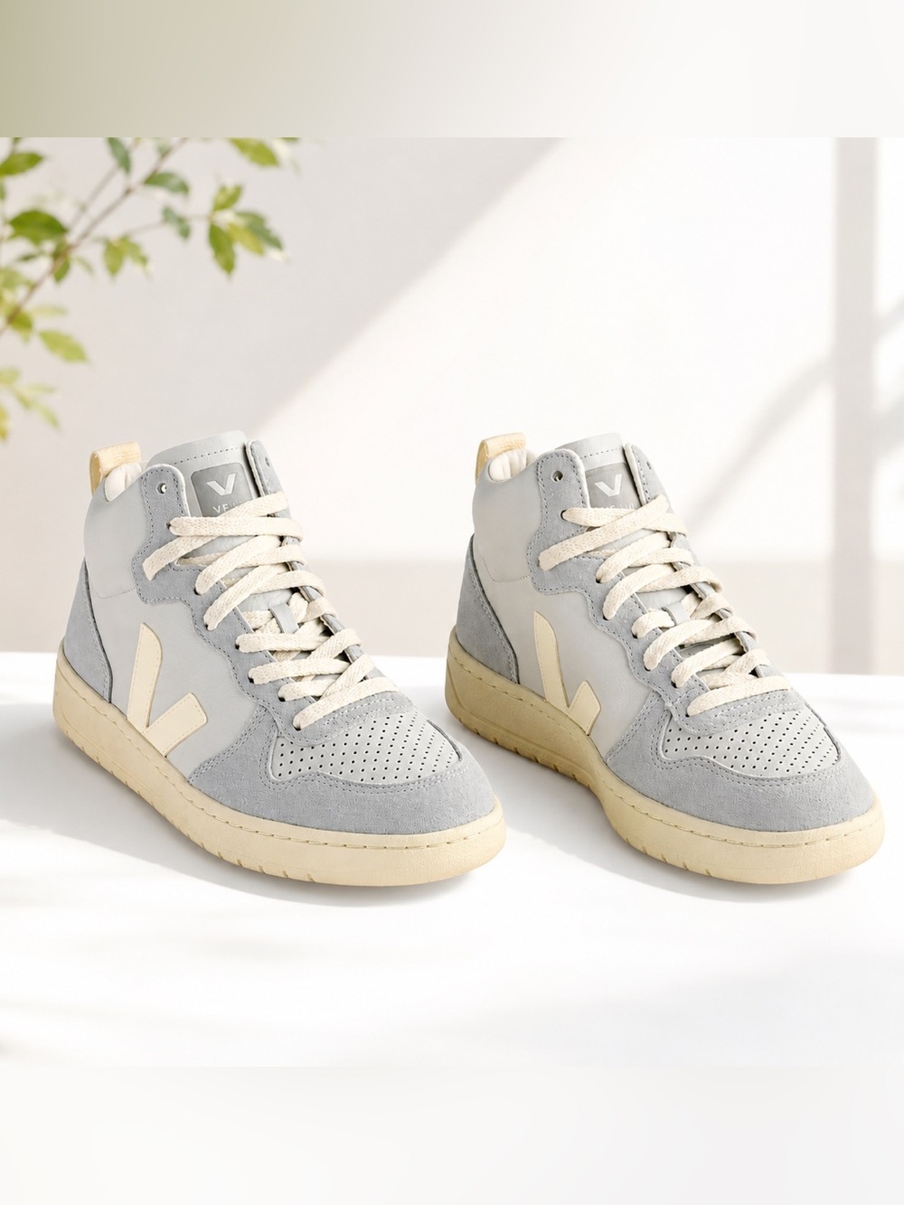 Veja V-15 High-Top Sneaker size 38-NEW